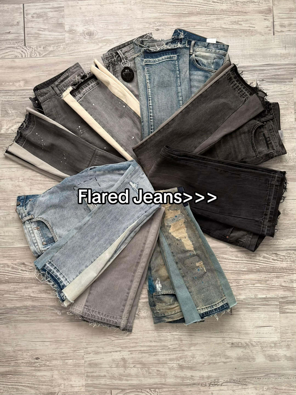 FLARED JEANS