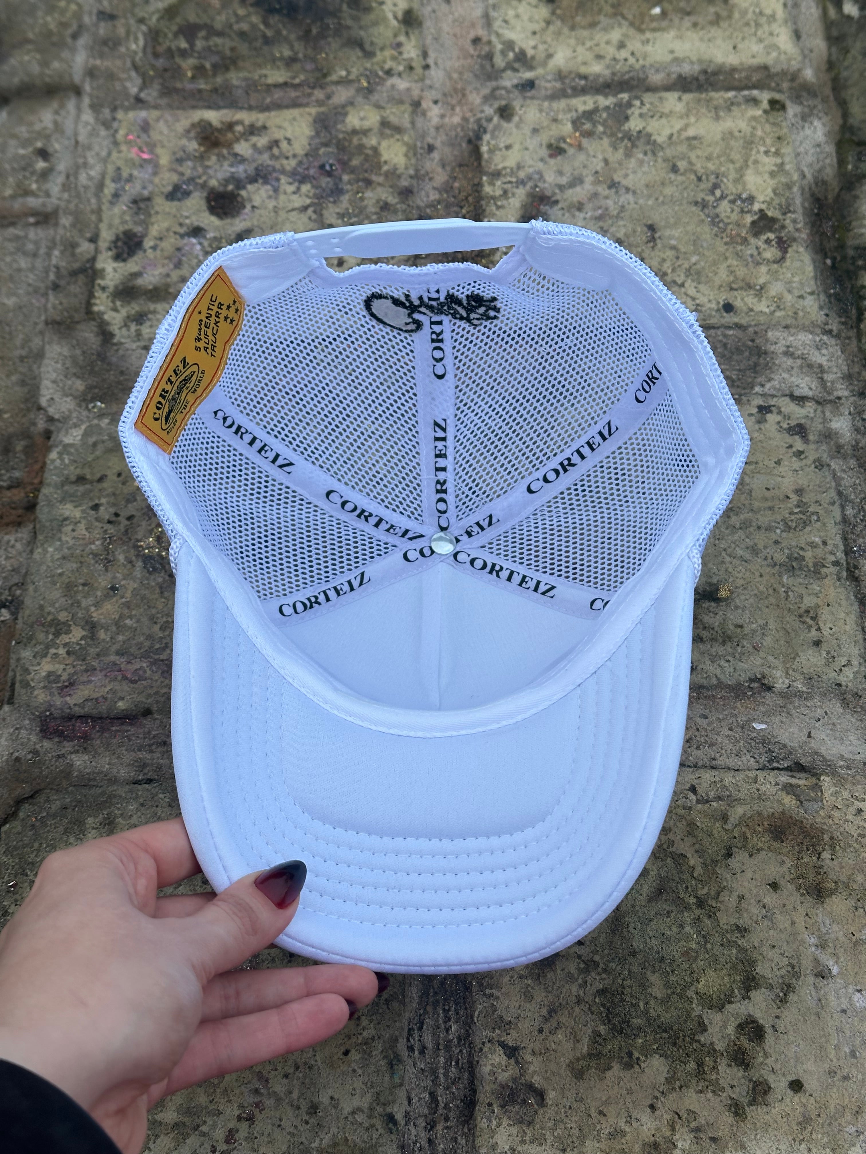 Corteiz 5 Starz Alcatraz trucker hat White