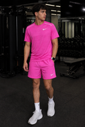 NIKE MILER T-SHIRT & NIKE CHALLENGER 7" SHORTS SET PLAYFUL PINK
