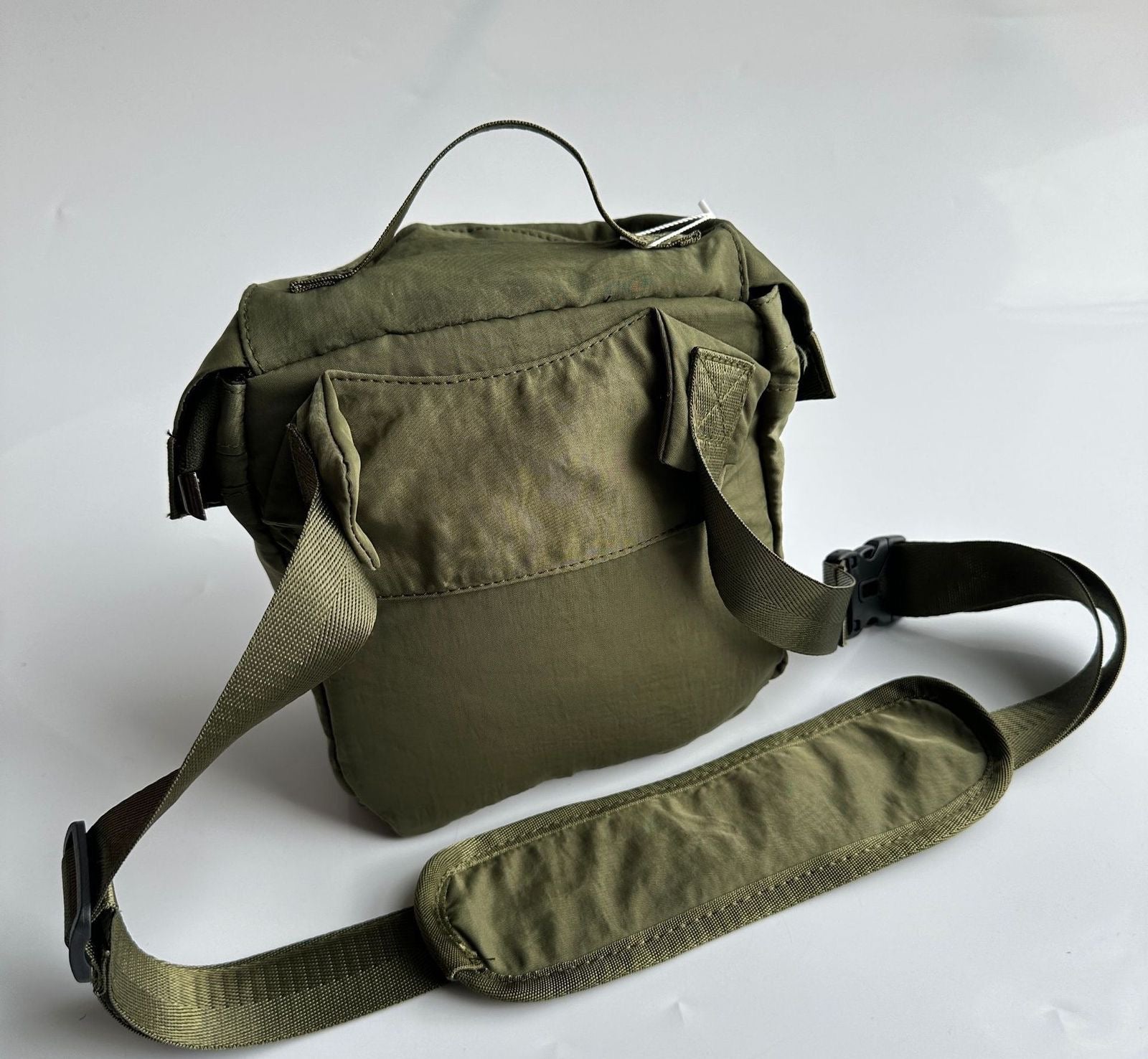 C.P. Company Men's Nylon B Shoulder Pouch in Ivy Green